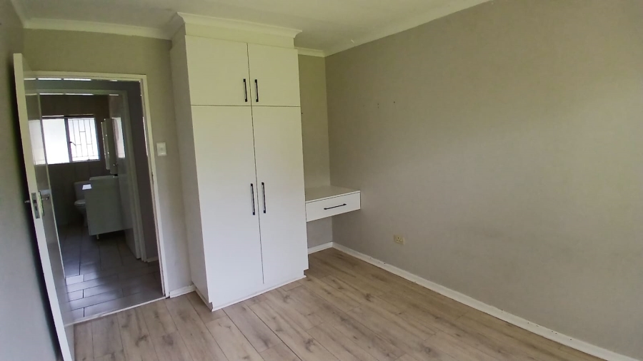 5 Bedroom Property for Sale in Pellissier Free State